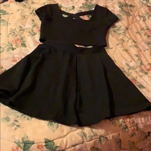 Two piece set: skirt and top